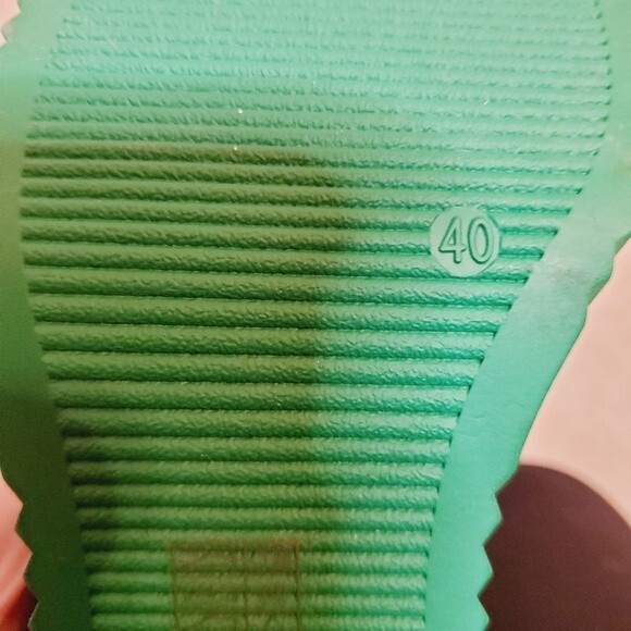 Vivian chunky lugsole chelsea boot in black and green lugsole chelsea boots - Picture 7 of 13